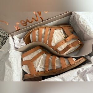 Crown vintage sandals